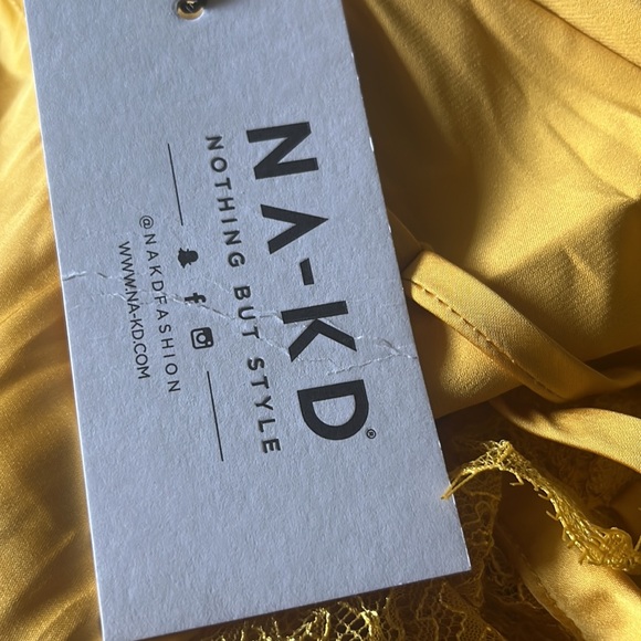 NA-KD Yellow Gold Plain Lace Singlet Top Spaghetti Stap BNWT - Picture 4 of 4